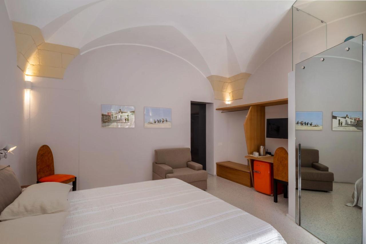 ดิโมรา สตอริกา มูราตอเร ลักชัวรี รูม Bed & Breakfast เลชเช ภายนอก รูปภาพ