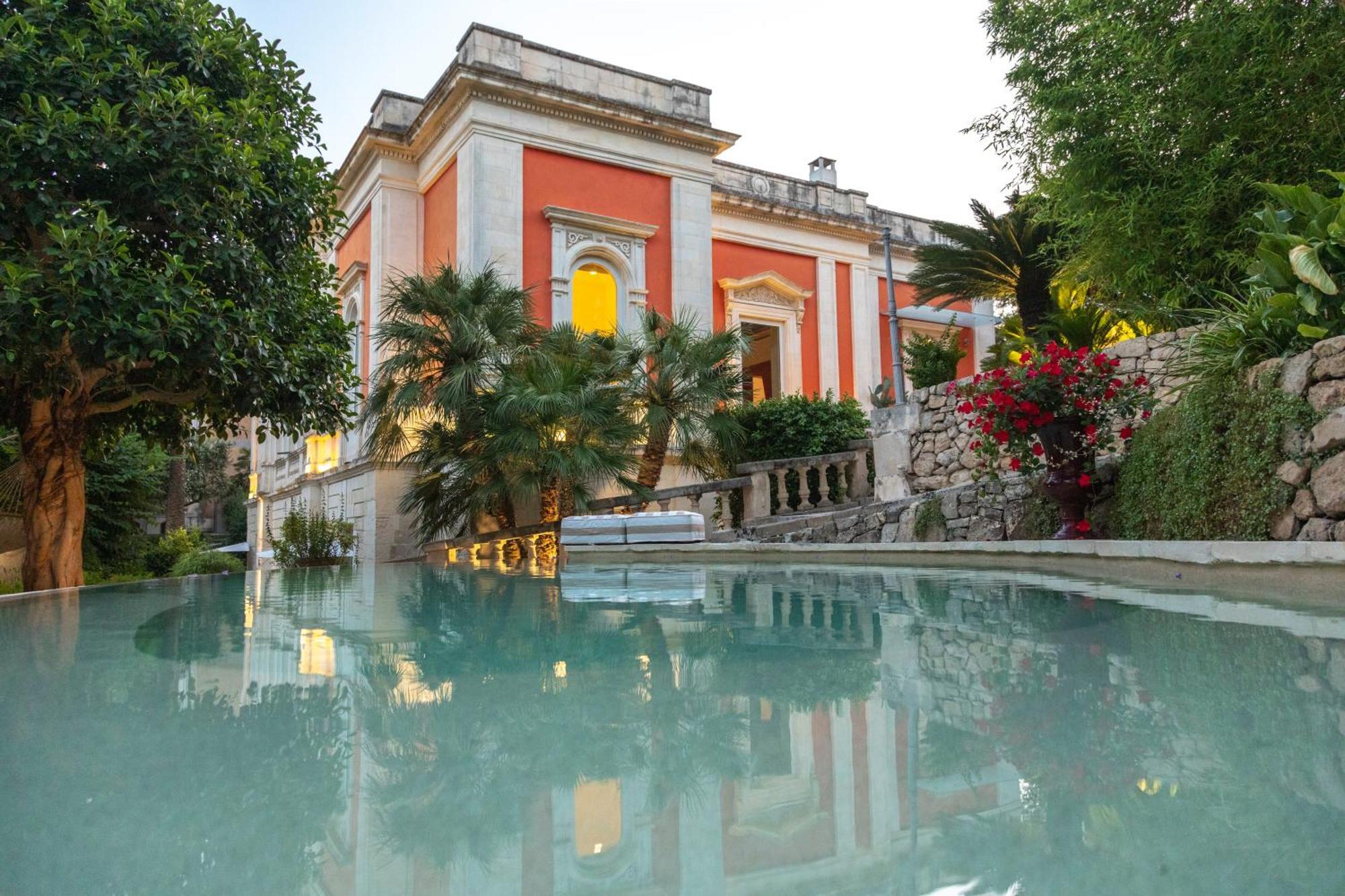 ดิโมรา สตอริกา มูราตอเร ลักชัวรี รูม Bed & Breakfast เลชเช ภายนอก รูปภาพ